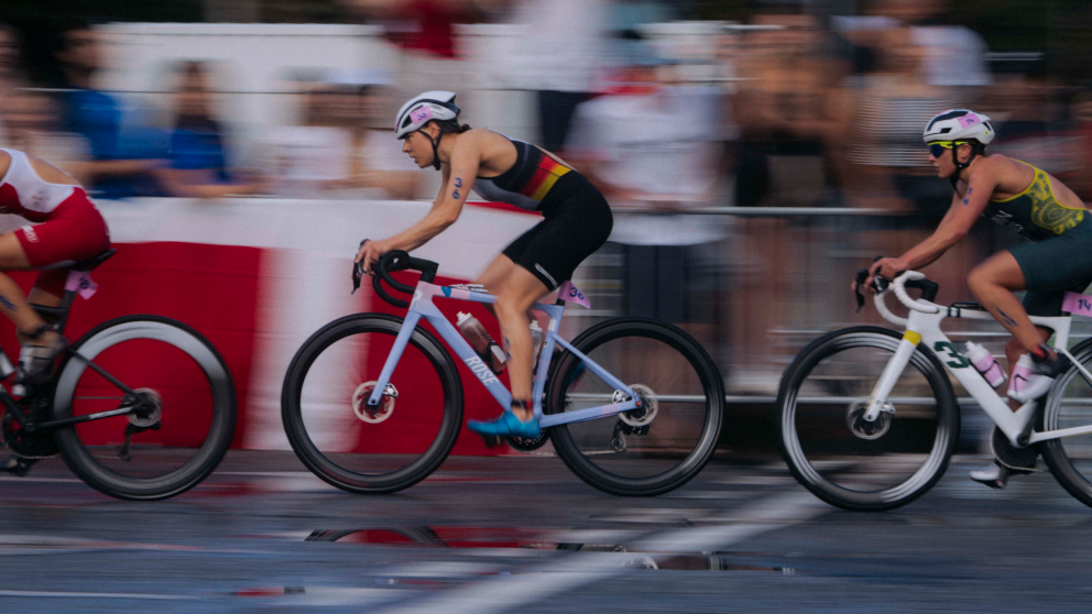 Nina Eim auf dem Rad in Paris